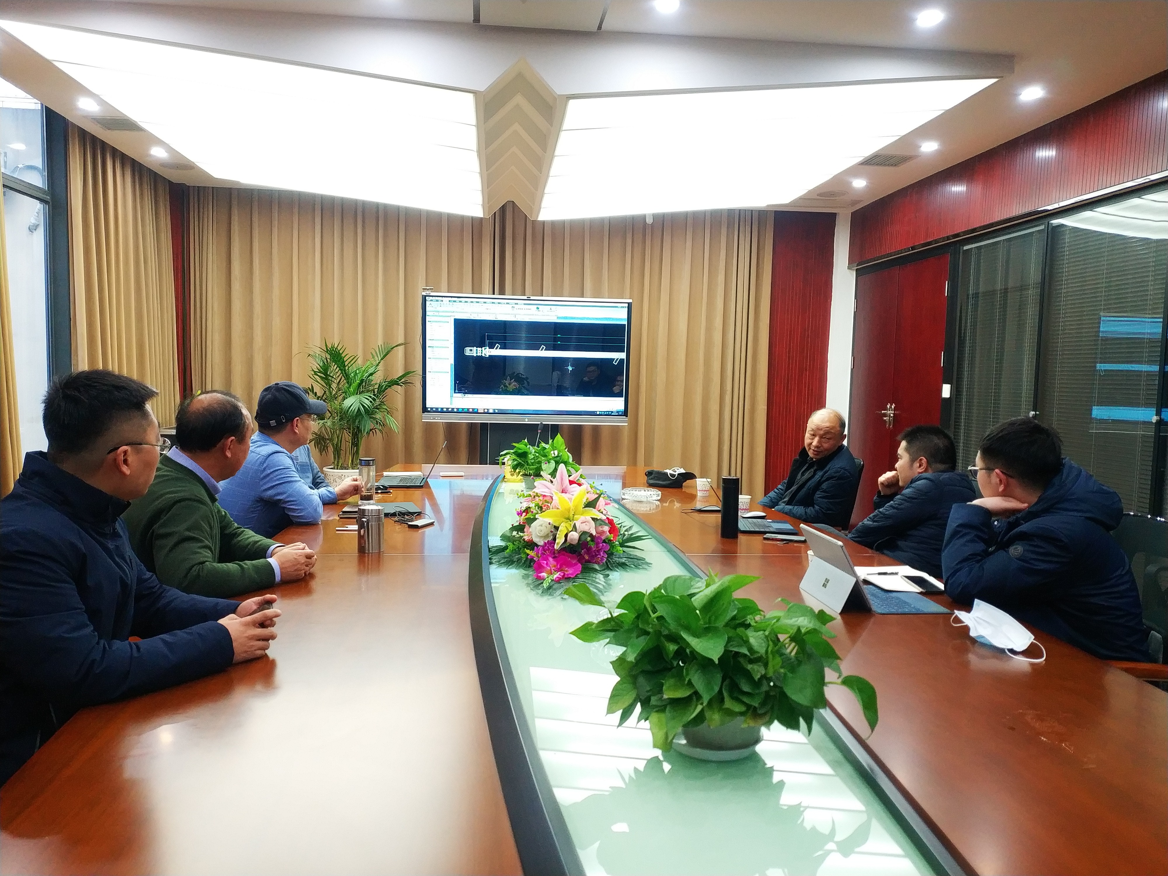 長期與華中科技大學教授及團隊合作